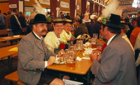 Cerveja da Oktoberfest sofre reajuste na Alemanha