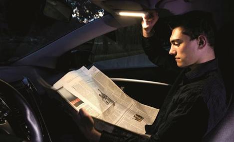 LED orgânico para interiores de automóveis