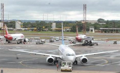 Dilma pretende criar 800 aeroportos regionais no País
