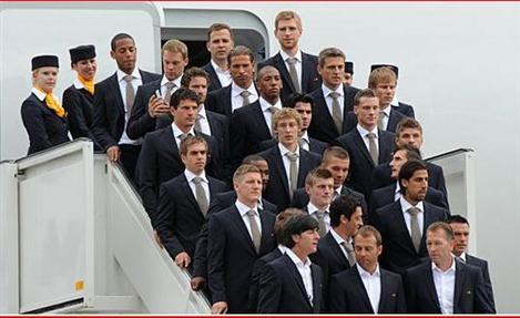 Seleção da Alemanha desembarca na África