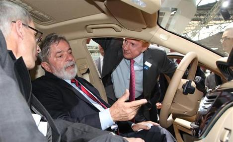 Lula visita Mercedes no Salão do Automóvel