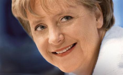 Merkel completa 10 anos à frente da CDU