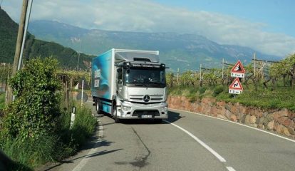 Caminhão elétrico Mercedes-Benz eActros completa turnê de 5.000 km na Europa