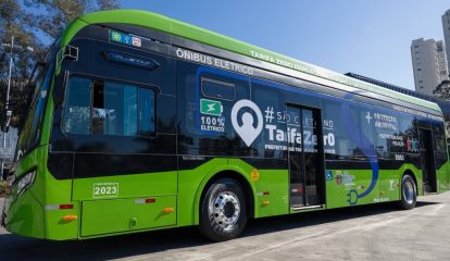 Ônibus elétrico da Mercedes-Benz totalmente desenvolvido no Brasil começa a circular em São Caetano do Sul