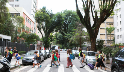 Em função do Maio Amarelo, Fundação Grupo VW lança guia sobre mobilidade na escola