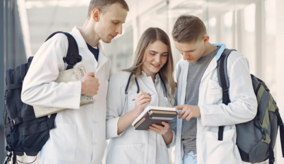 Instituição de ensino do Hospital Alemão Oswaldo Cruz abre inscrições para cursos na área da saúde