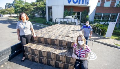 Colaboradores do Grupo Voith doam 4 toneladas de alimentos para comunidade do Jaraguá