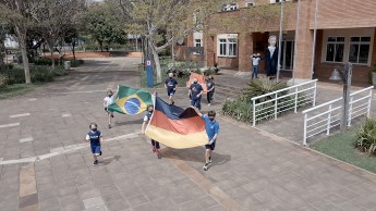 Evento (Per)correndo Meio Mundo do Colégio Humboldt comemora 30 anos da reunificação alemã