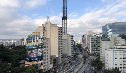 Audi e Kobra se aliam para revitalizar mural de Ayrton Senna na rua da Consolação