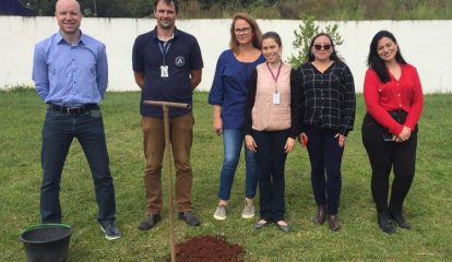 Plantio de mudas faz parte das comemorações aos 50 anos da AHK Paraná