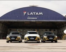 Audi Q8 e-tron atinge quase 50 mil embarques em Congonhas e renova parceria com LATAM em 2025