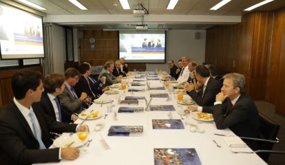 Ex-Chanceler alemão Gerhard Schröder visita a Câmara Brasil-Alemanha de São Paulo