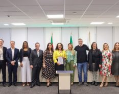 Aldeias Infantis SOS e Defensoria Pública oferecem capacitação para mulheres em Porto Alegre (RS)