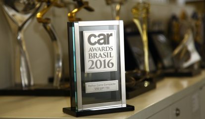 Volkswagen recebe troféu “Car Awards Brasil 2016”, conquistado pelo up! TSI