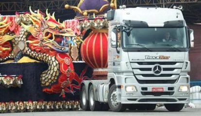 Mercedes-Benz renova parceria com Rosas de Ouro