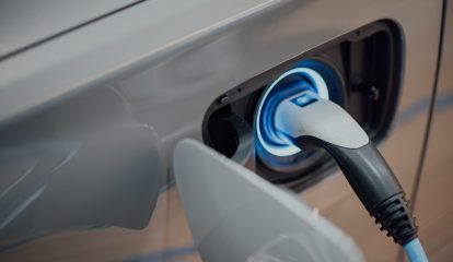 Estudo da PwC aponta que carros elétricos representarão 14% da demanda energética do Brasil em 2040