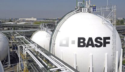 BASF fecha acordo para expansão em materiais de bateria