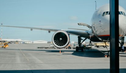 Aeroportos brasileiros iniciam planos de descarbonização, aponta estudo da Roland Berger