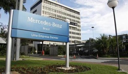 Mercedes-Benz contribui para formação de jovens