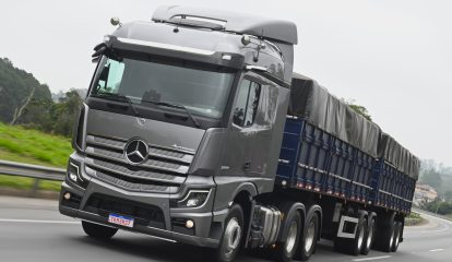 Mercedes-Benz do Brasil alcança o marco de venda de 15.000 caminhões customizados