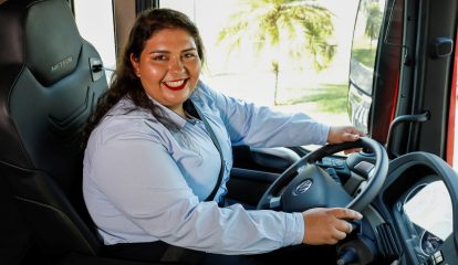 Volkswagen Caminhões e Ônibus amplia frota de testes com equipe feminina em crescimento