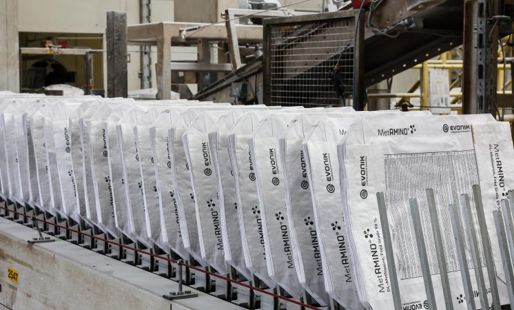 Evonik reduz pegada de carbono e descarte de plásticos com novas embalagens de papel