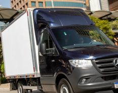 Mercedes-Benz Sprinter Truck é considerado o caminhão semileve com maior valor de revenda do Brasil