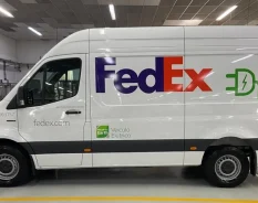 Mercedes-Benz eSprinter impulsiona frota elétrica da FedEx no Brasil