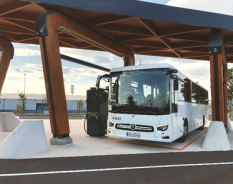 Daimler Buses, do grupo Mercedes-Benz, lança estações públicas de recarga de baterias para ônibus elétricos