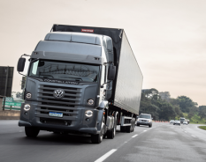 Constellation 20.480, da VWCO, é premiado como Veículo de Carga do ano