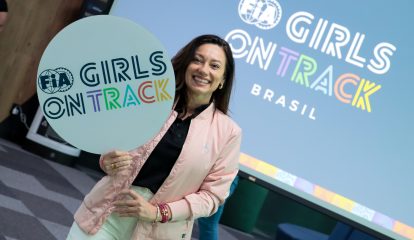 Mercedes-Benz e FIA Girls on Track conectam estudantes à Fórmula 1
