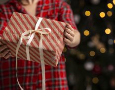 Aldeias Infantis SOS lança nova edição da campanha Você Presente para crianças acolhidas celebrarem o Natal