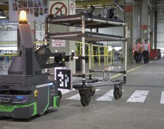 Novo robô da Volkswagen Caminhões e Ônibus aumenta produtividade nas fábricas