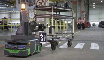 Novo robô da Volkswagen Caminhões e Ônibus aumenta produtividade nas fábricas