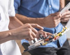 KfW Research: PMEs são a base do sistema de formação profissional dual