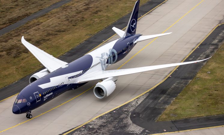 Lufthansa Group: Rio de Janeiro recebe primeiro voo comercial com pintura comemorativa aos 100 anos da companhia