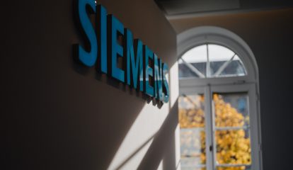 Siemens começa ano fiscal 2026 com lucro líquido de € 2,2 bilhões