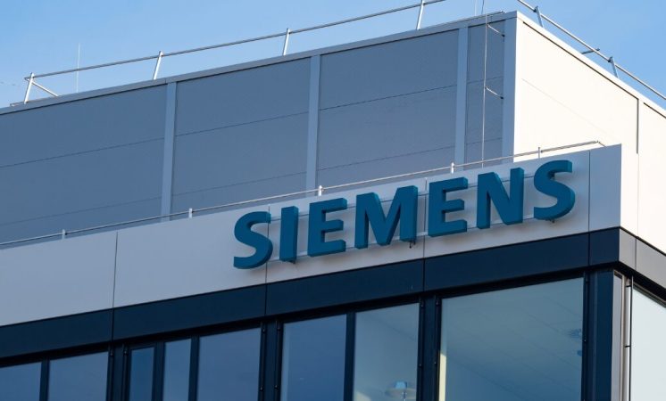 Siemens firma parceria para desenvolver sistema operacional de IA industrial