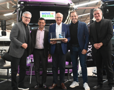 Mercedes-Benz recebe Geraldo Alckmin para discutir mercado de caminhões no Brasil