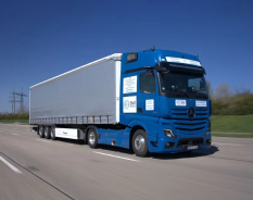 Caminhão europeu é testado com B100 brasileiro em pista de testes da Daimler Truck na Alemanha