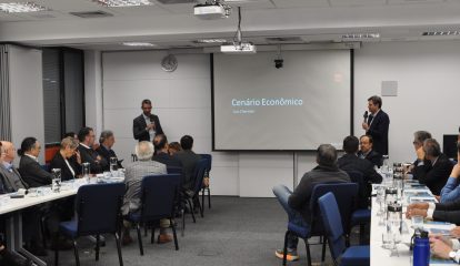 Reunião de Diretoria da Câmara Brasil-Alemanha recebe economista para discutir papel do Brasil como parceiro estratégico em cenário econômico desafiador