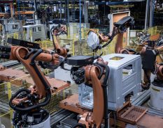 VWCO acelera digitalização e amplia robótica na produção