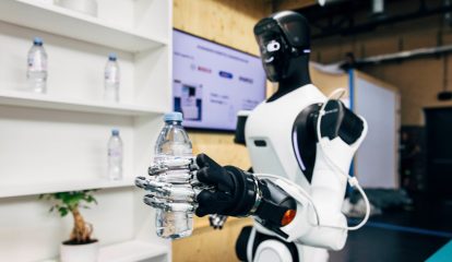 Bosch impulsiona automação industrial com expertise em robótica e IA