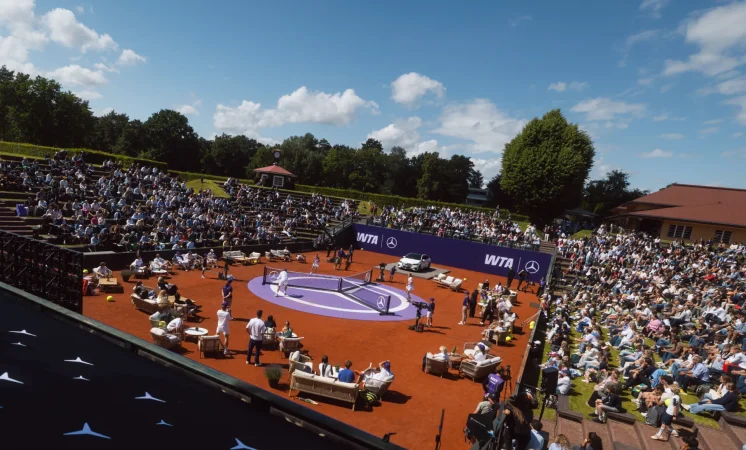 Mercedes-Benz inova com quadra em formato de estrela no Berlin Tennis Open