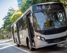 Banco Mercedes-Benz ultrapassa R$ 1 bilhão em financiamentos do BNDES Mais Mobilidade