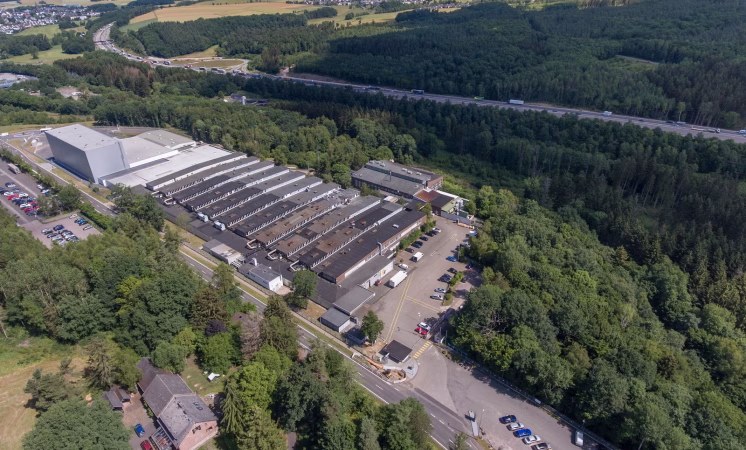 AUMOVIO conclui venda de sua unidade em Rheinböllen, Alemanha