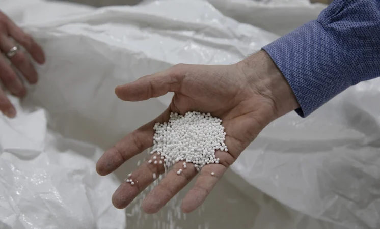 Evonik facilita a reciclagem química de plásticos