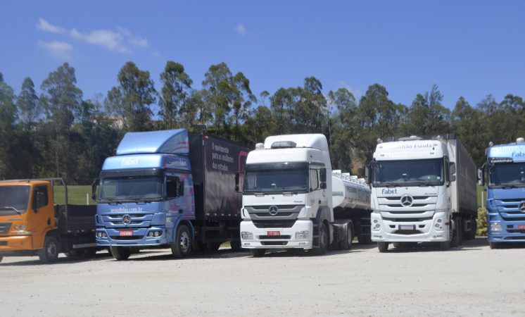Mercedes-Benz reafirma apoio à capacitação de motoristas por meio de parceria