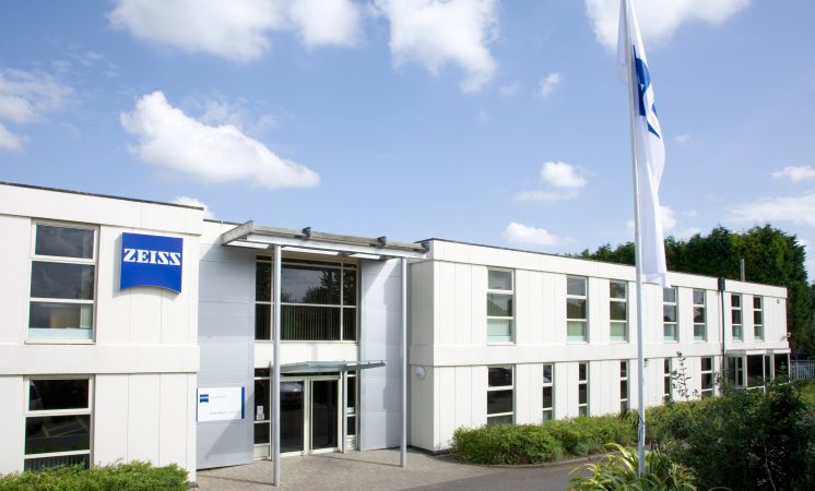 Divisão de tecnologia da Zeiss prevê receita de até € 2,2 bilhões no ano fiscal