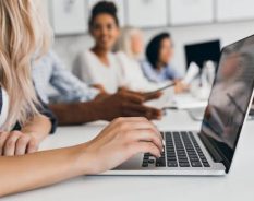 Siemens amplia uso de IA em programas de formação profissional